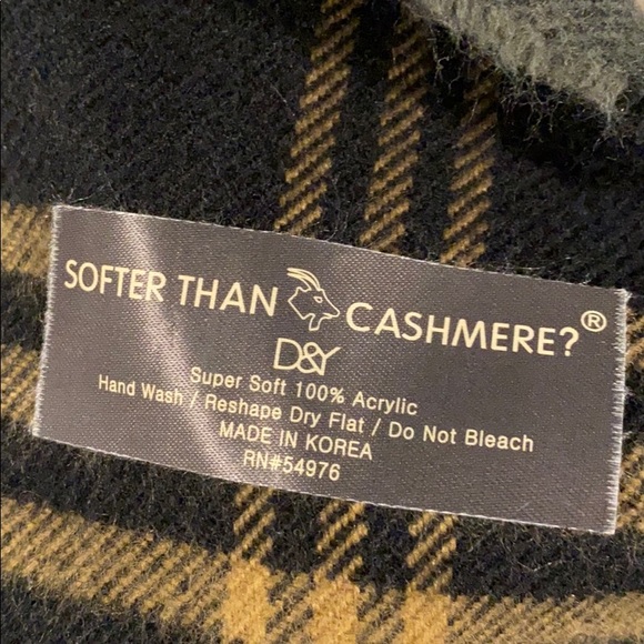 ❗️BOGO❗️Plaid Scarf - Picture 4 of 4